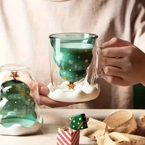 Christmas Tree Mug - Picture 4 of 7